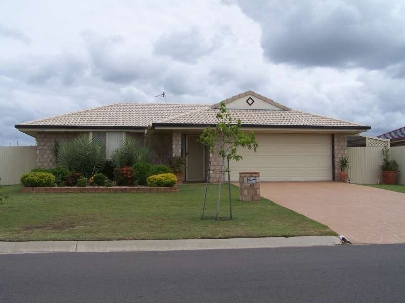 27 Anchorage Circuit, Point Vernon QLD 4655