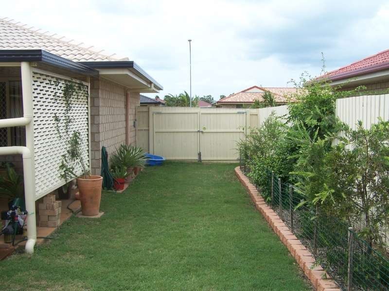 27 Anchorage Circuit, Point Vernon QLD 4655