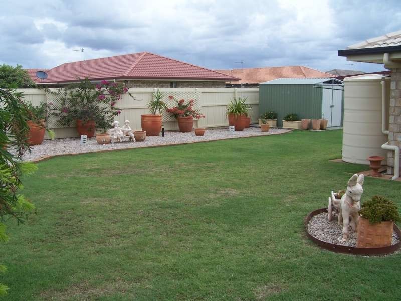 27 Anchorage Circuit, Point Vernon QLD 4655