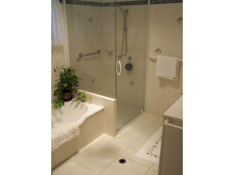 198 Denmans Camp Road, Wondunna QLD 4655