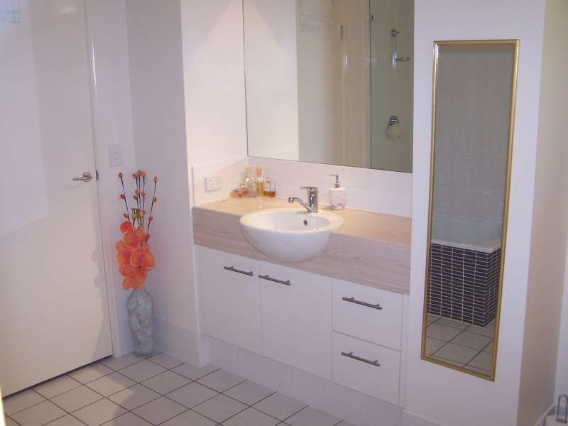 Unit 35 Whale Cove, 68 Pulgul Street, Urangan QLD 4655