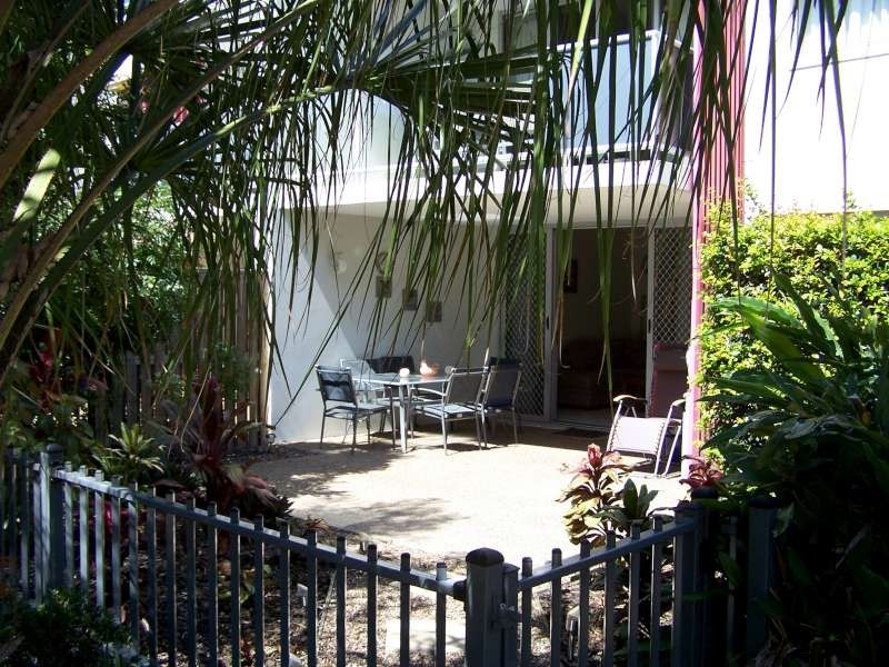 Unit 35 Whale Cove, 68 Pulgul Street, Urangan QLD 4655