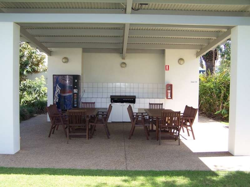 Unit 35 Whale Cove, 68 Pulgul Street, Urangan QLD 4655