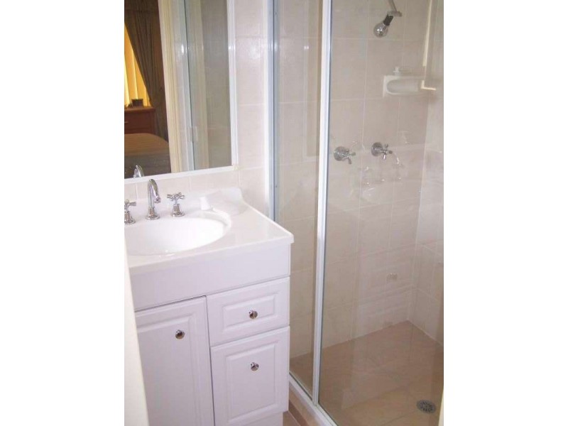 27 Anchorage Circuit, Point Vernon QLD 4655