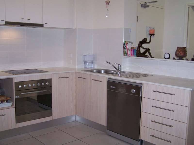 Unit 11 Whale Cove, 68 Pulgul Street, Urangan QLD 4655