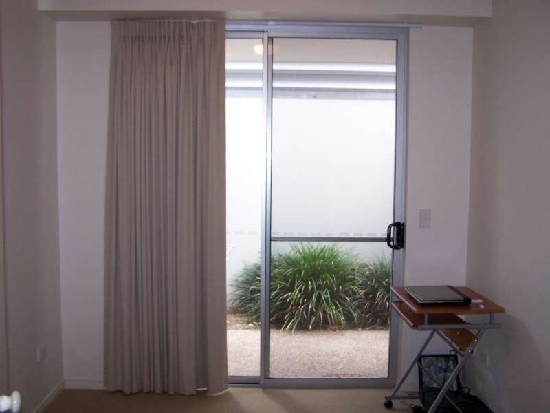 Unit 11 Whale Cove, 68 Pulgul Street, Urangan QLD 4655