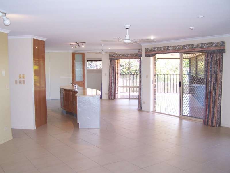 3 Doss Court, Urraween QLD 4655