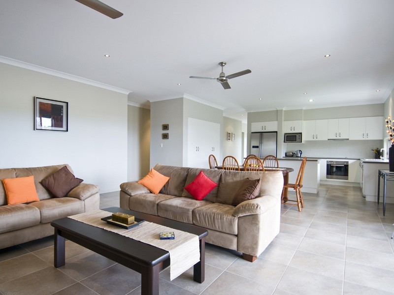 14 Oceanblue Boulevard, Pialba QLD 4655
