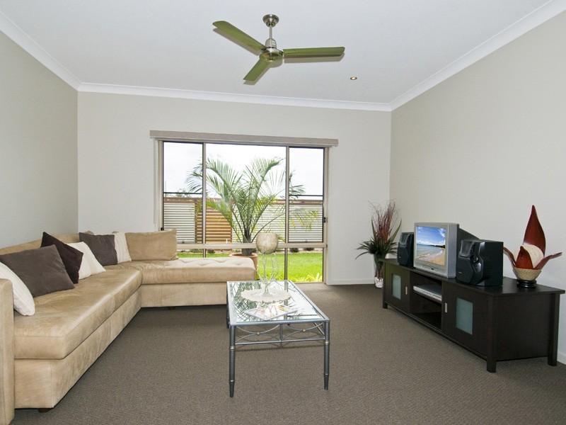 14 Oceanblue Boulevard, Pialba QLD 4655