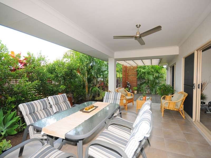 14 Oceanblue Boulevard, Pialba QLD 4655