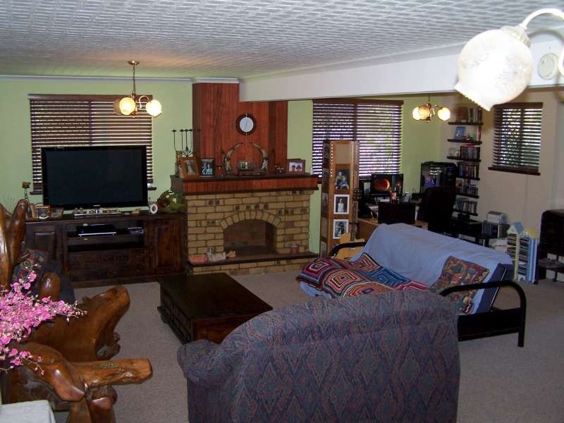 16 Saunders Street, Point Vernon QLD 4655