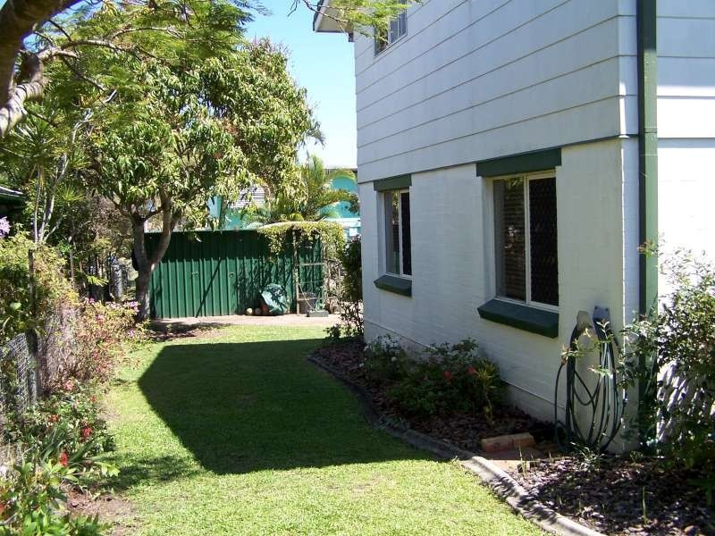 16 Saunders Street, Point Vernon QLD 4655