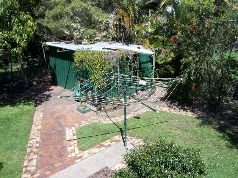 16 Saunders Street, Point Vernon QLD 4655