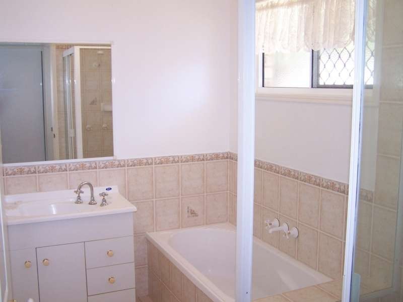 15 Caswell Court, Torquay QLD 4655