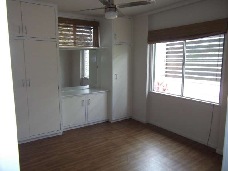 20 Edward Street, Urangan QLD 4655