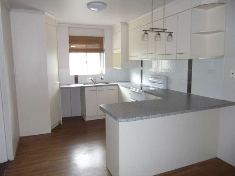 20 Edward Street, Urangan QLD 4655