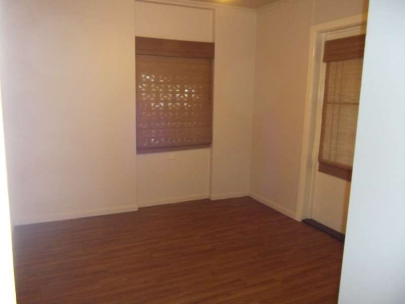 20 Edward Street, Urangan QLD 4655