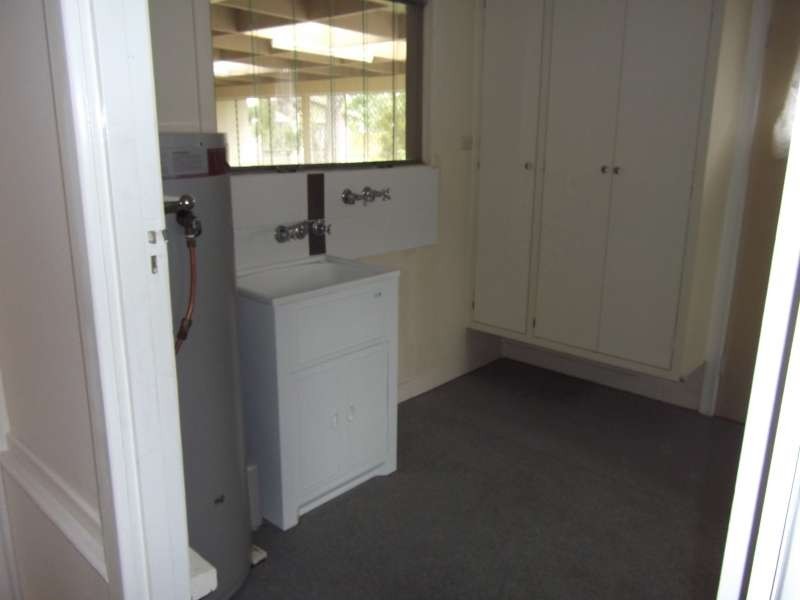 20 Edward Street, Urangan QLD 4655