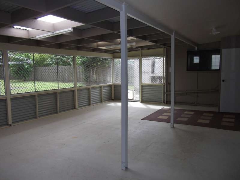 20 Edward Street, Urangan QLD 4655