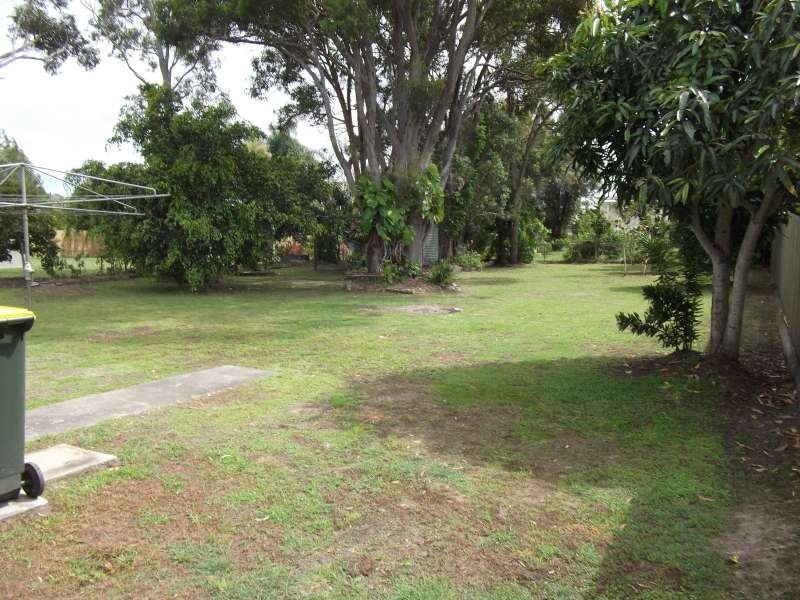 20 Edward Street, Urangan QLD 4655