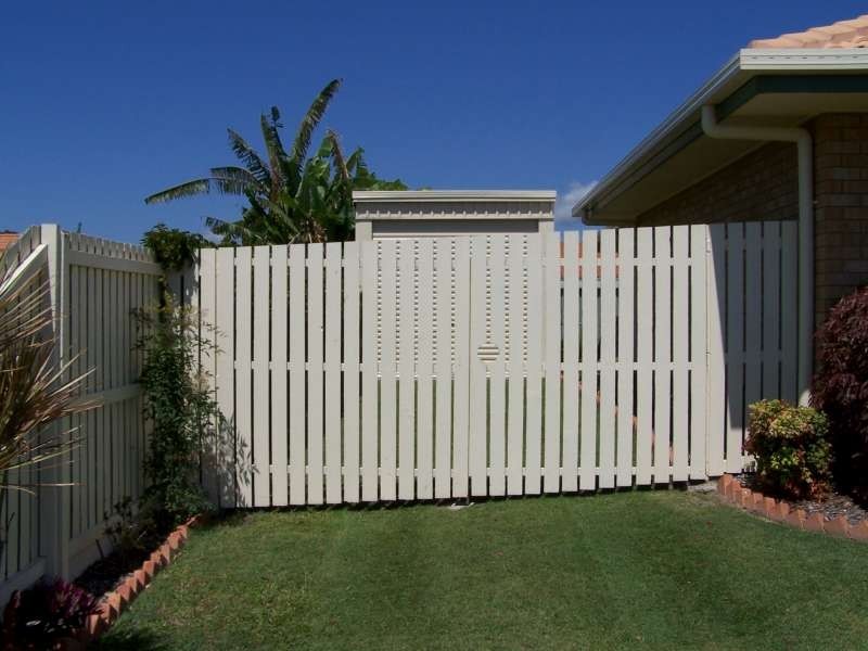 6 Hood Street, Urangan QLD 4655
