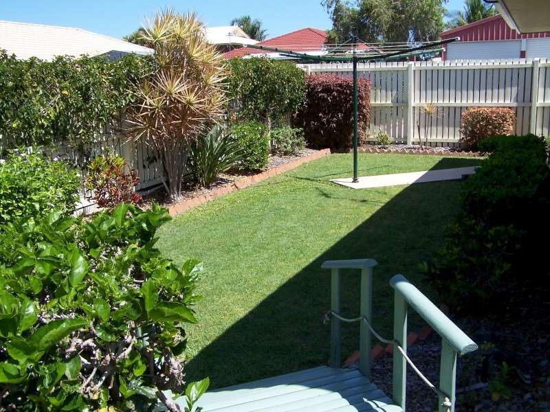 6 Hood Street, Urangan QLD 4655