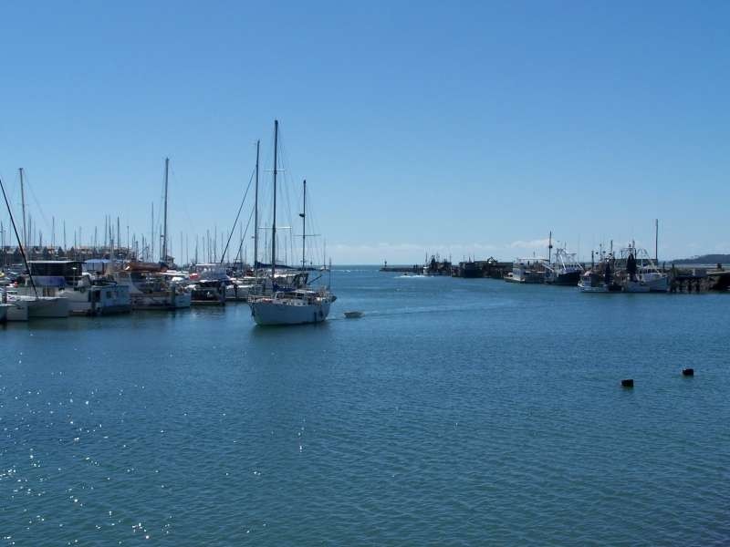 6 Hood Street, Urangan QLD 4655