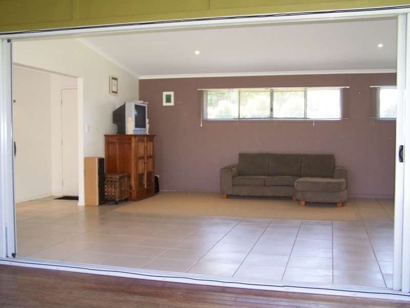 Point Vernon QLD 4655