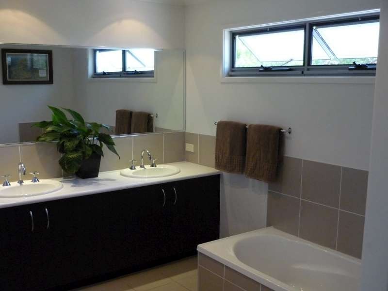 Point Vernon QLD 4655