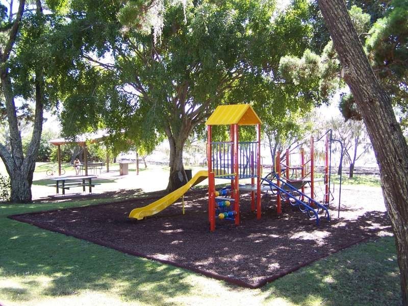 Point Vernon QLD 4655