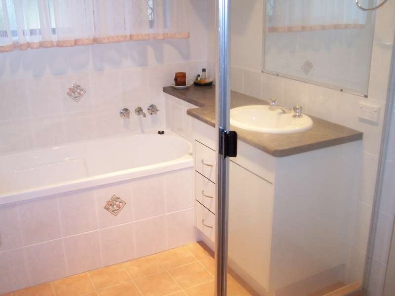 11 Exeter Street, Torquay QLD 4655