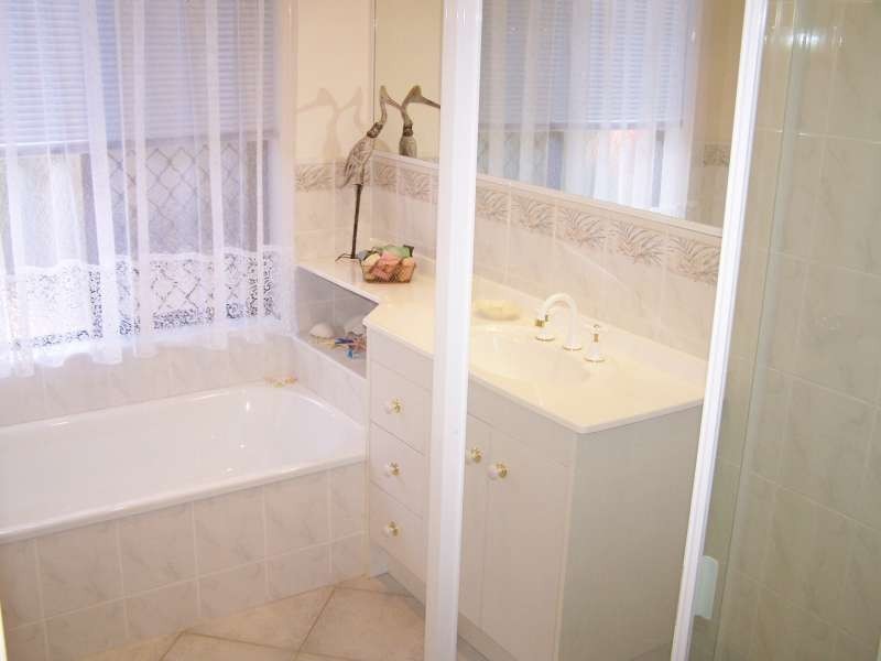 32 Sempfs Road, Dundowran Beach QLD 4655