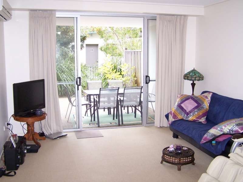 Unit 11 68 Pulgul Street, Urangan QLD 4655