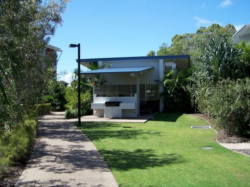 Unit 11 68 Pulgul Street, Urangan QLD 4655
