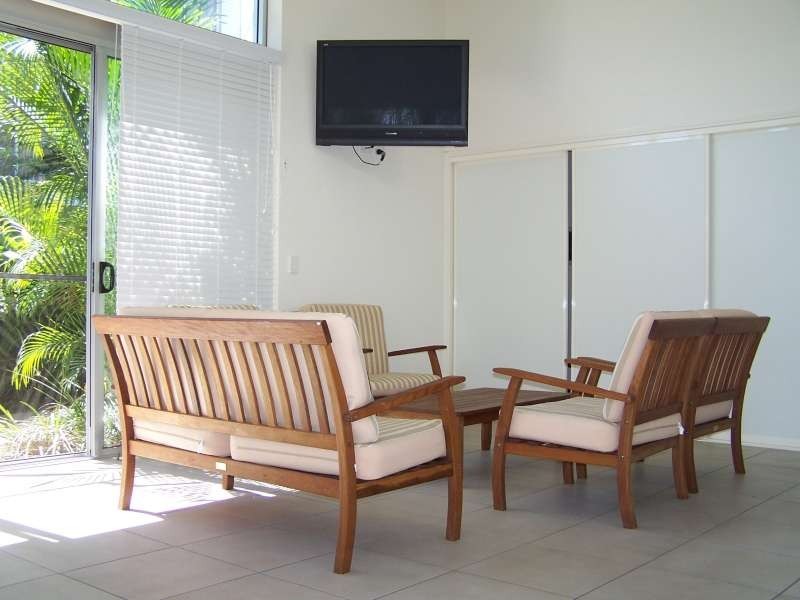 Unit 11 68 Pulgul Street, Urangan QLD 4655