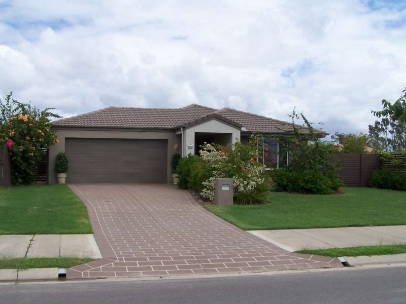 54 Endeavour Way, Eli Waters QLD 4655