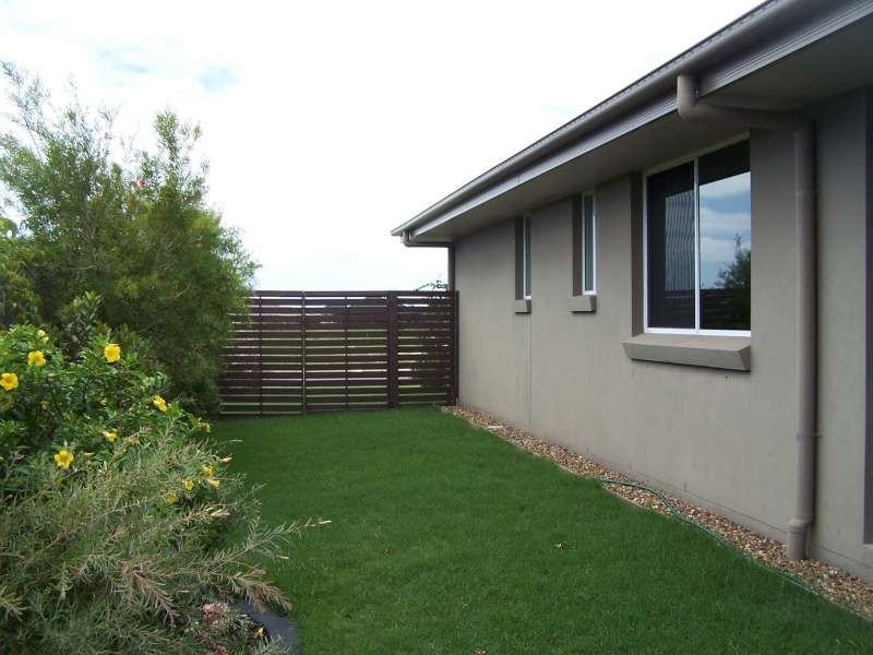 54 Endeavour Way, Eli Waters QLD 4655