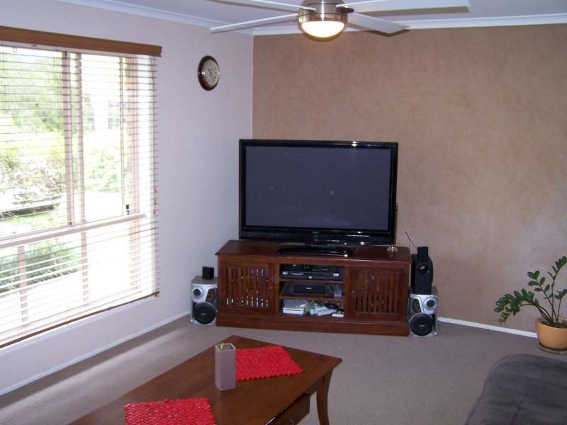 8 Andrea Court, Kawungan QLD 4655