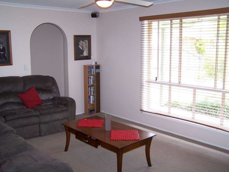 8 Andrea Court, Kawungan QLD 4655