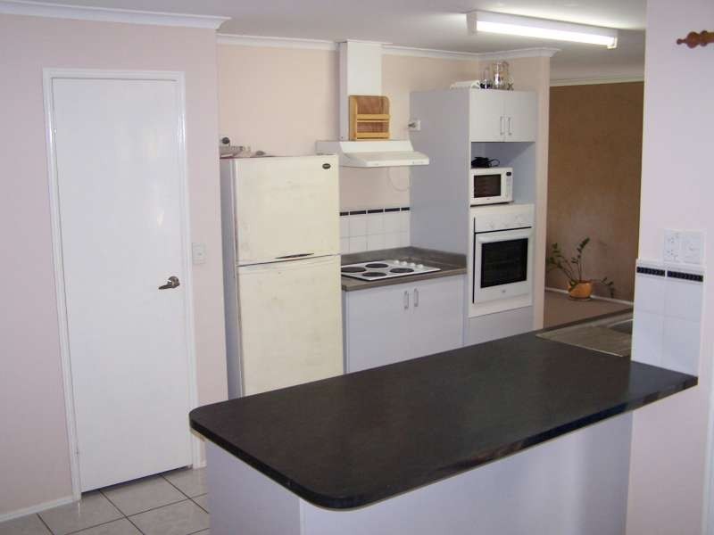 8 Andrea Court, Kawungan QLD 4655