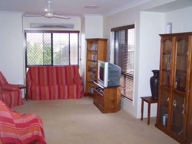 26 Earl St Vincent Circuit, Mariners Cove, Eli Waters QLD 4655