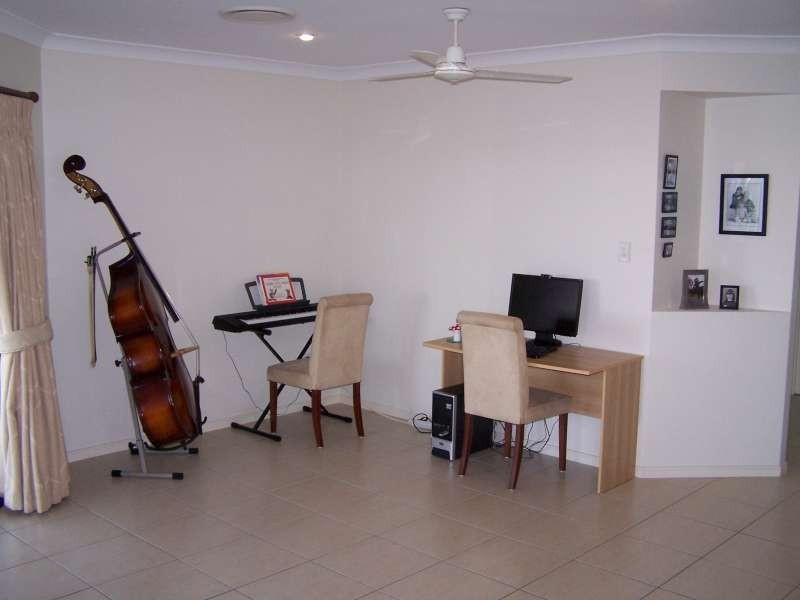 26 Earl St Vincent Circuit, Mariners Cove, Eli Waters QLD 4655