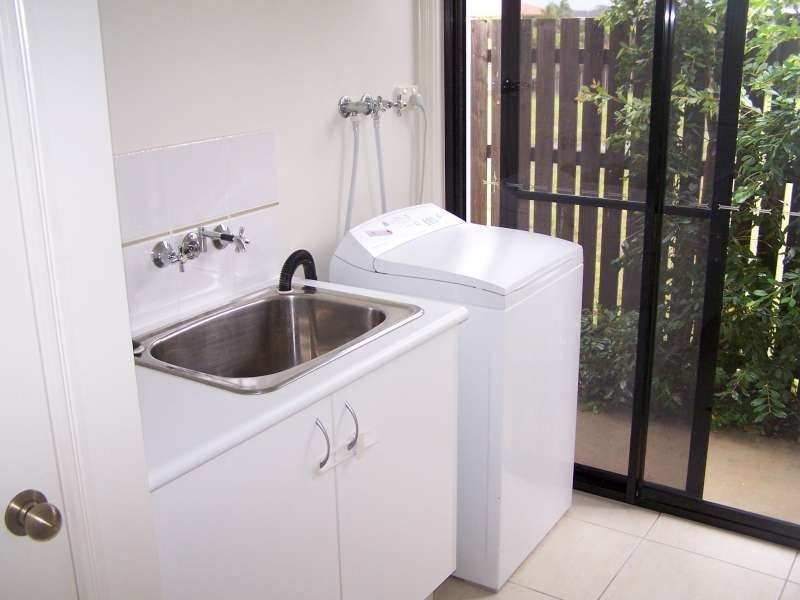 26 Earl St Vincent Circuit, Mariners Cove, Eli Waters QLD 4655