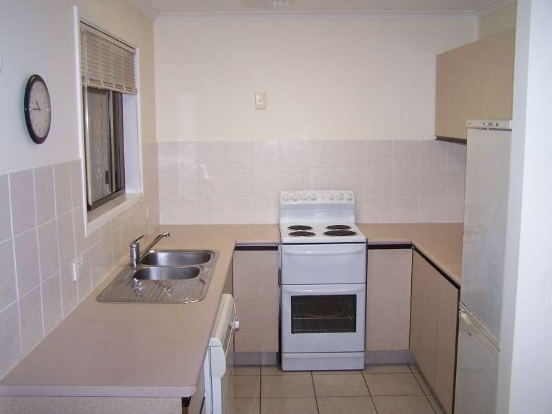 28 Hamer Drive, Urangan QLD 4655