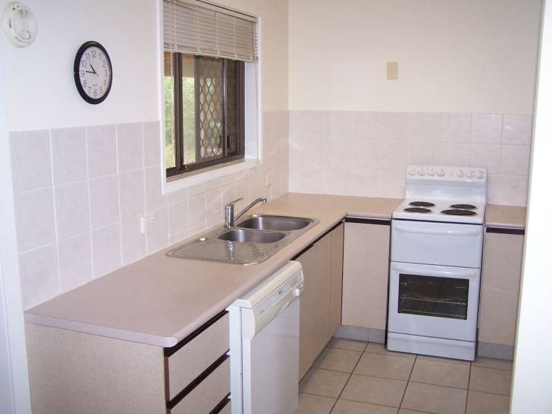 28 Hamer Drive, Urangan QLD 4655