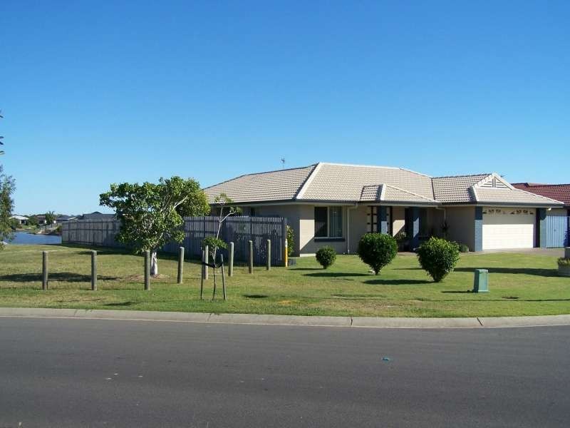 33 Lady Nelson Drive, Mariners Cove,, Eli Waters QLD 4655