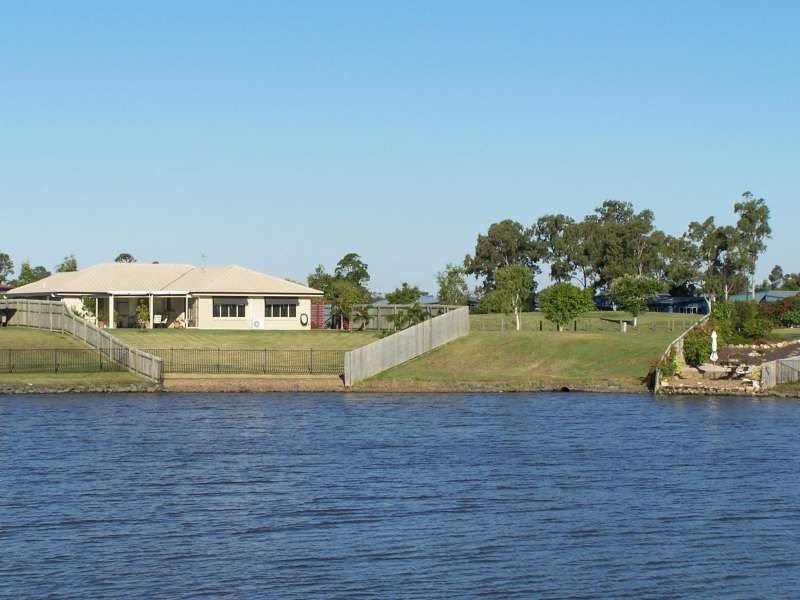 33 Lady Nelson Drive, Mariners Cove,, Eli Waters QLD 4655