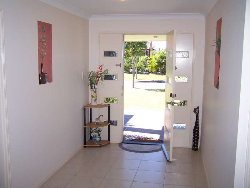 33 Lady Nelson Drive, Mariners Cove,, Eli Waters QLD 4655