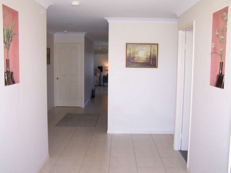 33 Lady Nelson Drive, Mariners Cove,, Eli Waters QLD 4655