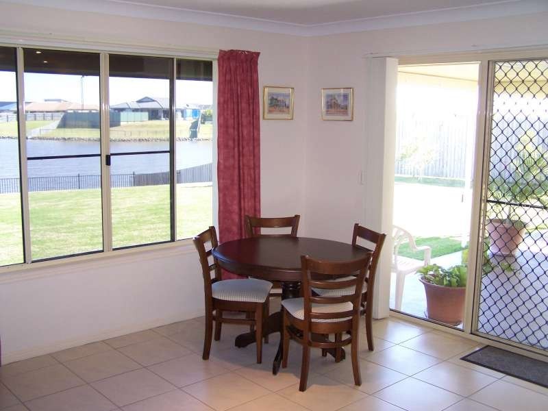 33 Lady Nelson Drive, Mariners Cove,, Eli Waters QLD 4655